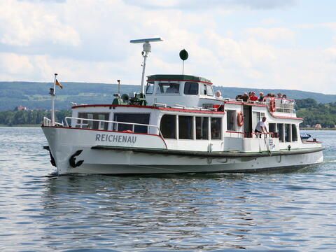 "MS Reichenau" ein Schiff der Bodensee Schifffahrt fährt auf dem Bodensee.